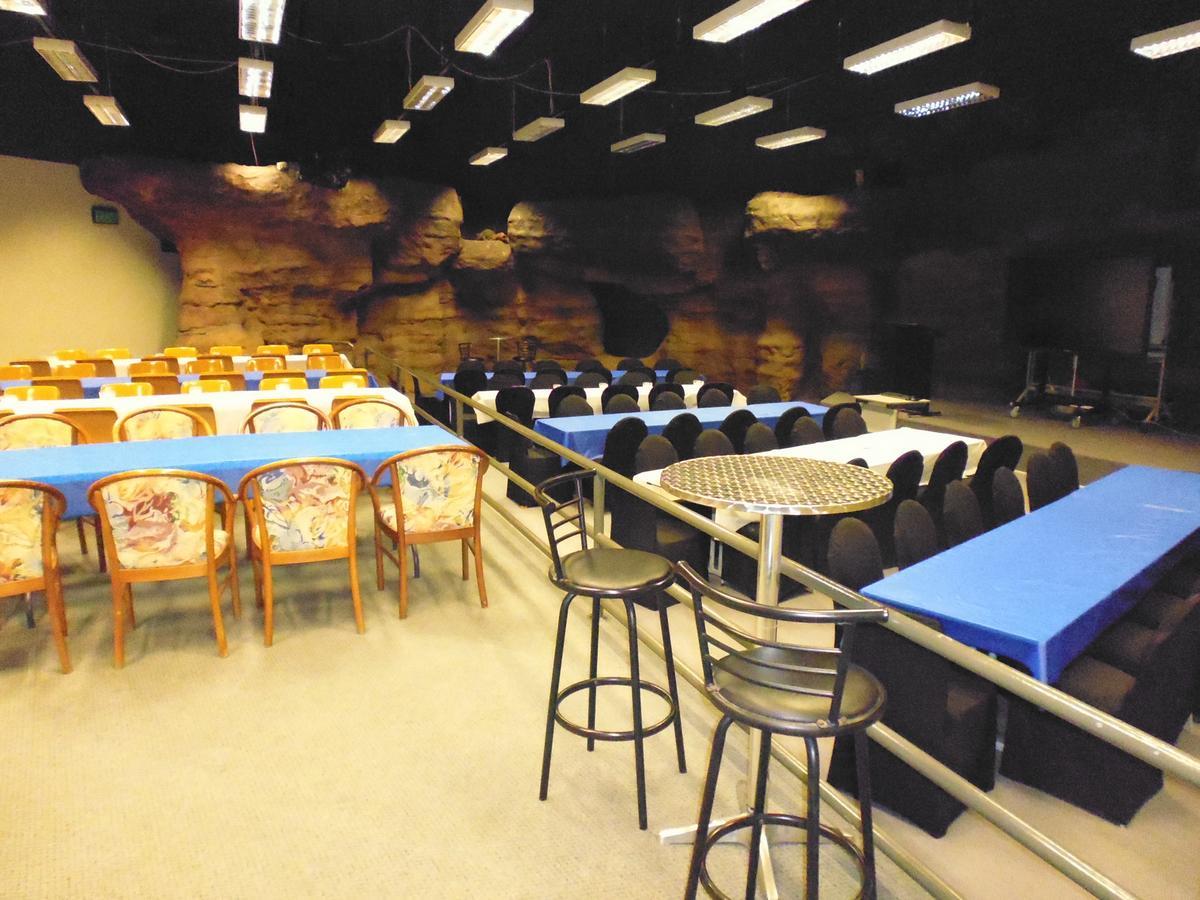 Capricorn & Conference Centre 3*